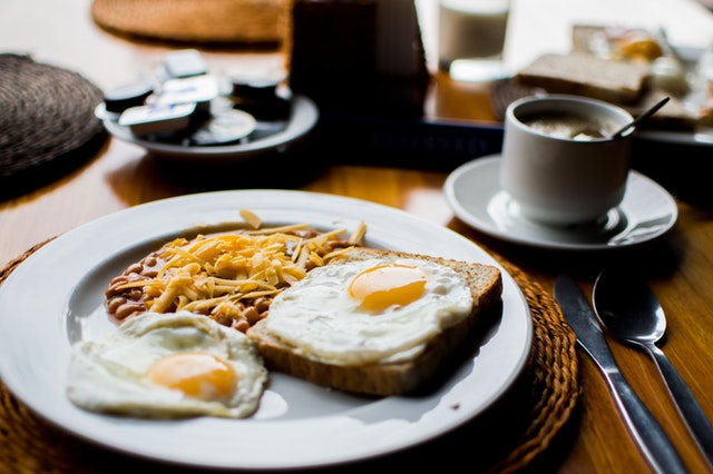 Nije svejedno kada doručkujete – koje je najbolje vreme za doručak?
