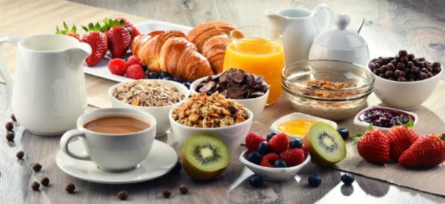 Razlika između američkog i evropskog doručka: Pogledajte snimak i procenite sami!