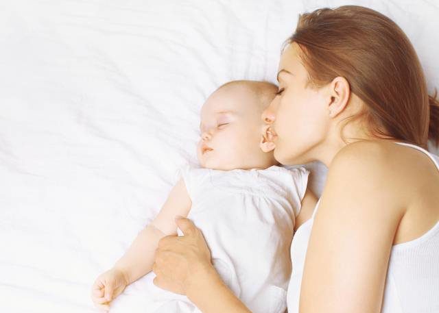 Do kada bebe treba da spavaju sa majkama?