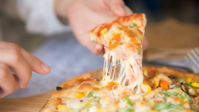 Šta način na koji jedete picu govori o vašoj ličnosti