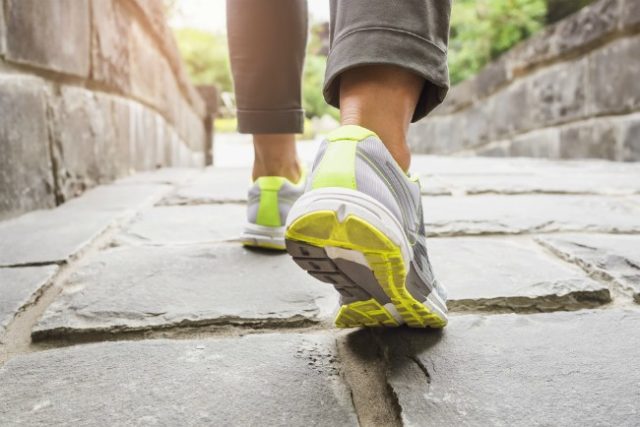 Hodajte samo 800 metara više svakog dana i osetićete 5 čudesnih promena u vašem telu!