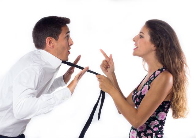 6 nelogičnih ali pouzdanih znakova da vas partner vara