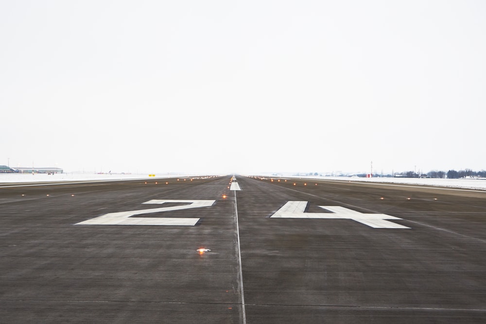 Da li znate šta označavaju brojevi na aerodromskim pistama?