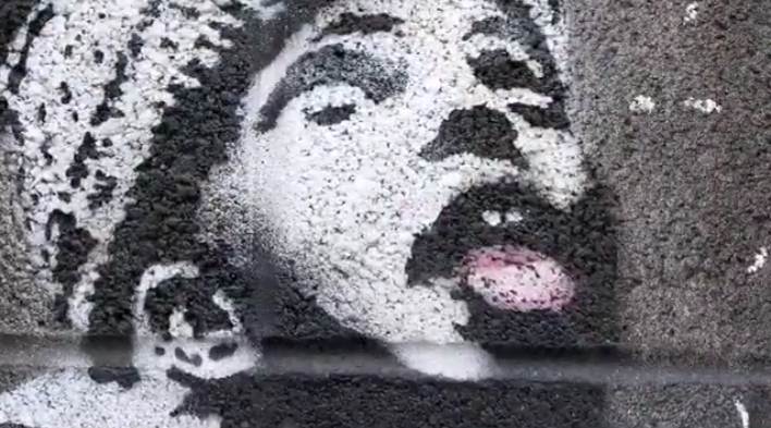 Benksi novim grafitom šalje opomenu celom svetu