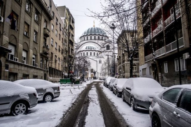 Sneg neprestano veje u celoj Srbiji: U nekim delovima zemlje napadalo preko pola metra