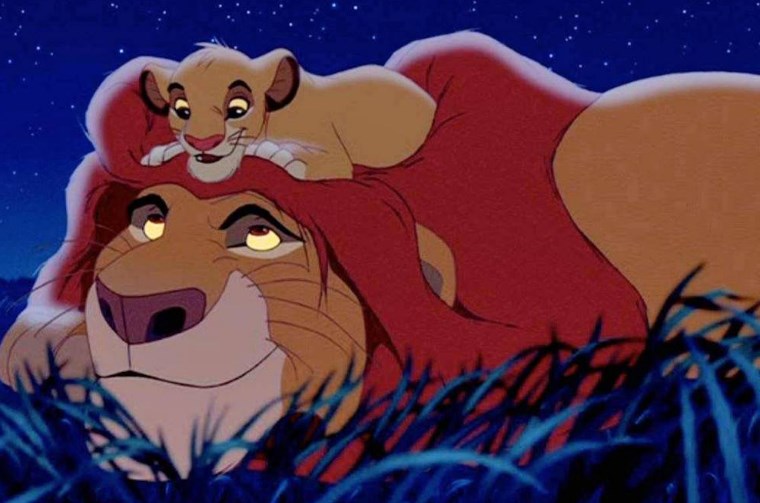 Scena iz „Kralja lavova“ sa dva psa