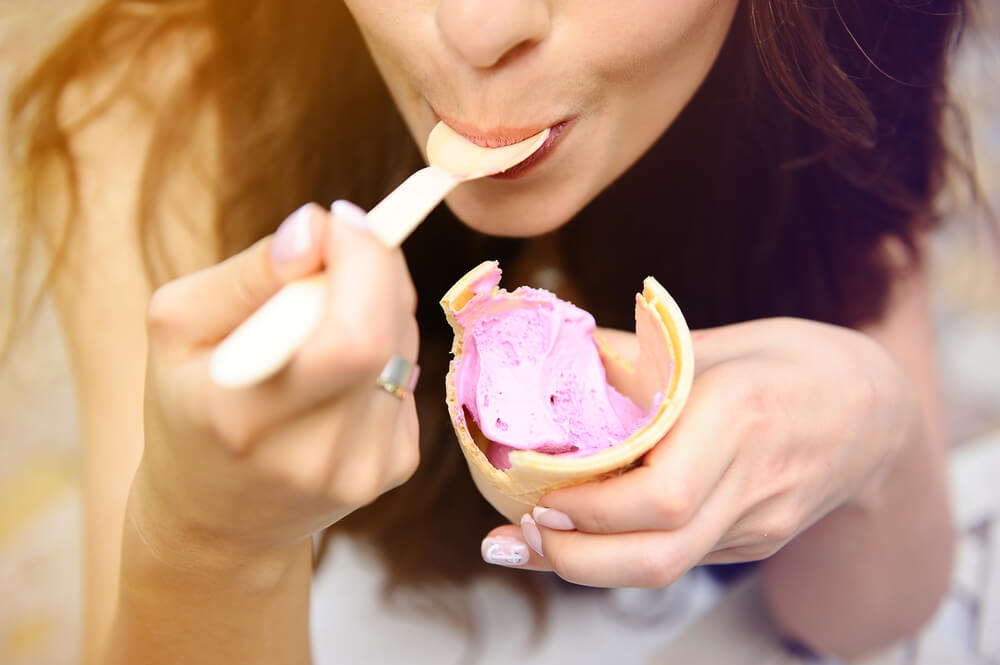 Evo šta se dešava u telu kada pojedemo sladoled