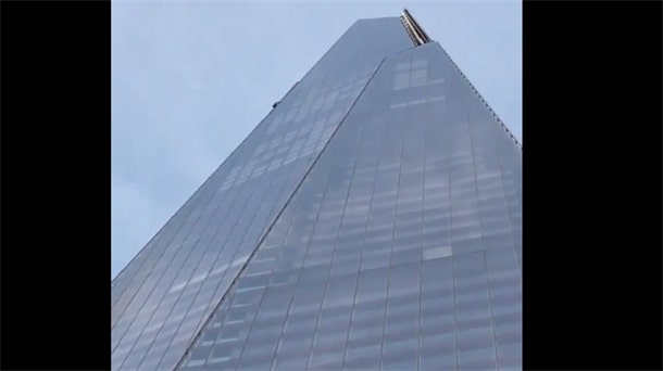 Golim rukama se popeo na najviši neboder u Evropi