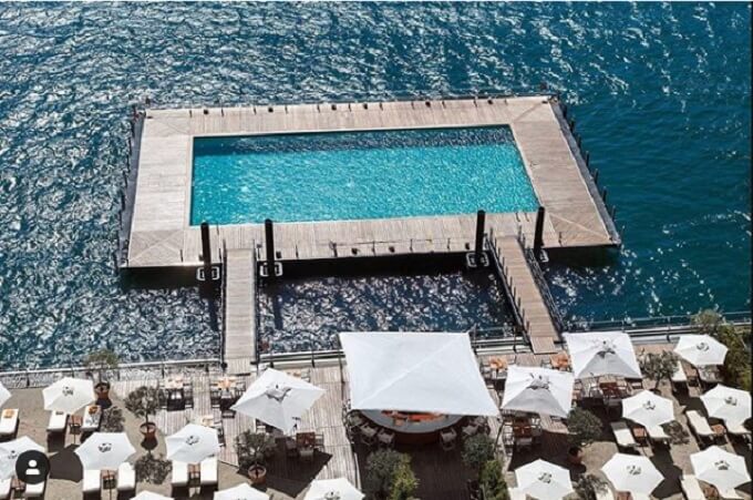 Ovaj bazen u Italiji pluta po jezeru dok se kupate u njemu