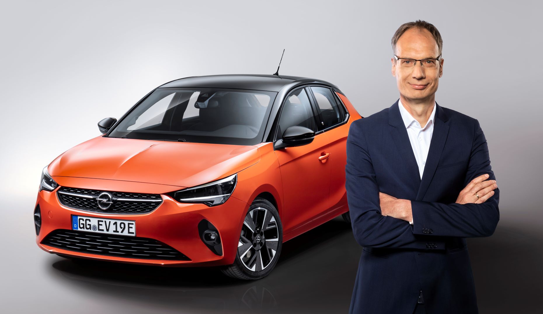 Nagrada „MANBEST 2019” dodeljena izvršnom direktoru Opela Mihaelu Lohšeleru od strane AUTOBEST žirija