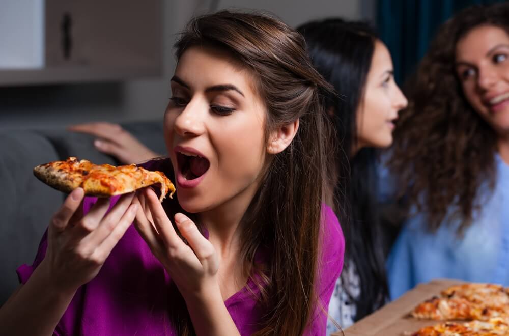 Šta način na koji jedete picu govori o vama ?