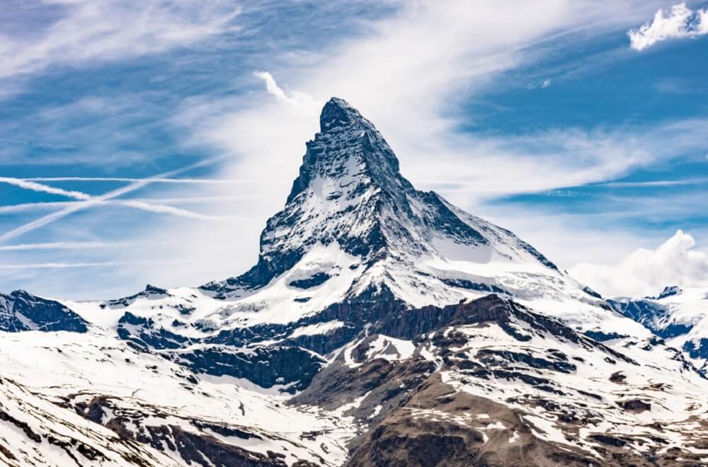 Najviši vrh Švajcarske osvetljen u znak podrške čovečanstvu