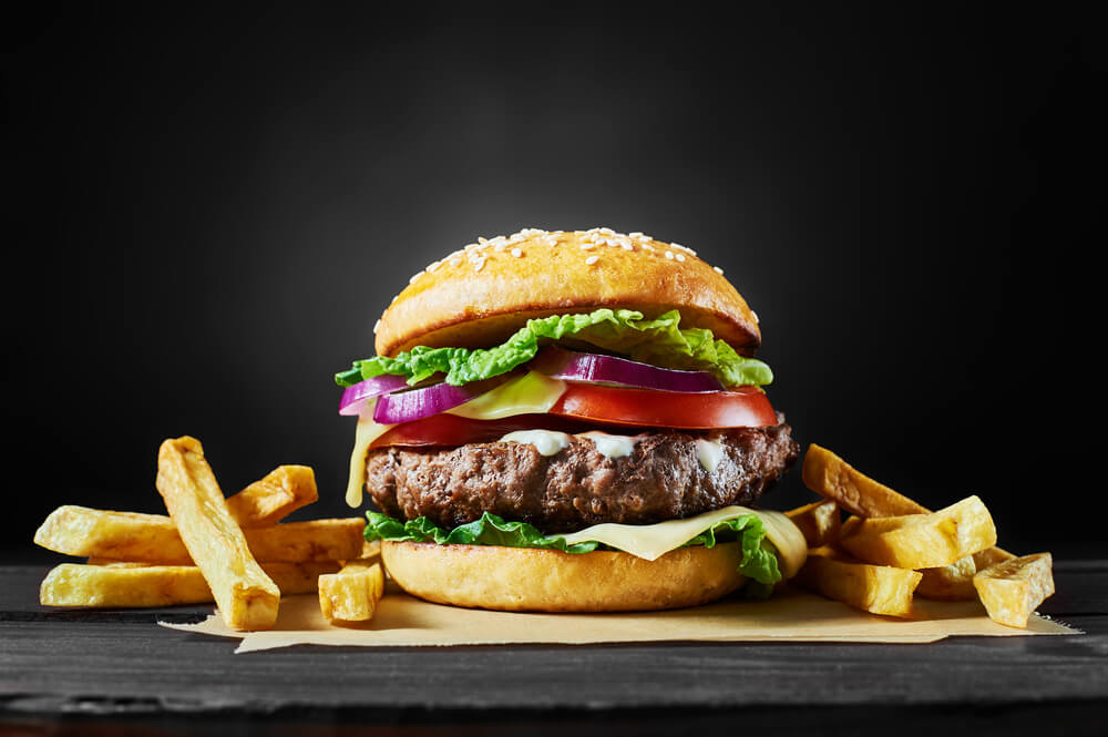 Restoran nudi 1.000 funti onome ko pojede ogromni hamburger za 20 minuta