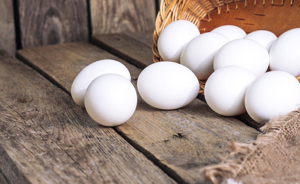 Evo zašto su neka jaja bela, a neka smeđa