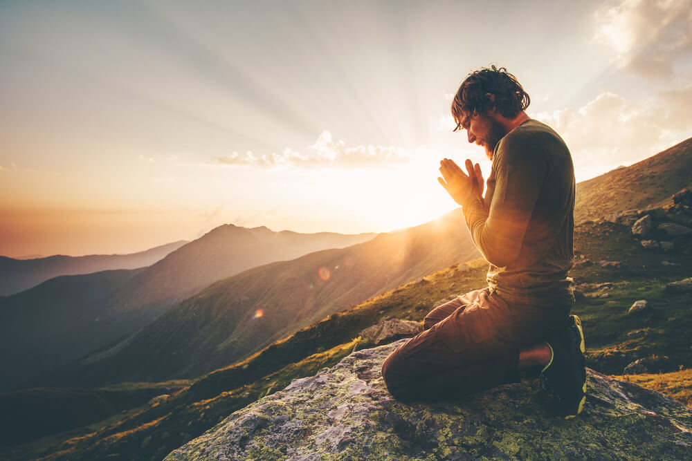 Američki doktor smatra da molitva može da izleči ljude – evo i kako