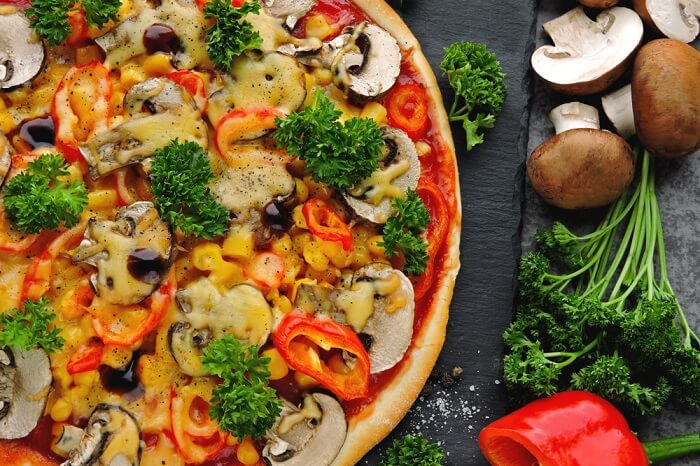 Neka na vašem meniju danas bude keto pica – zdrava, ukusna i topi kilograme