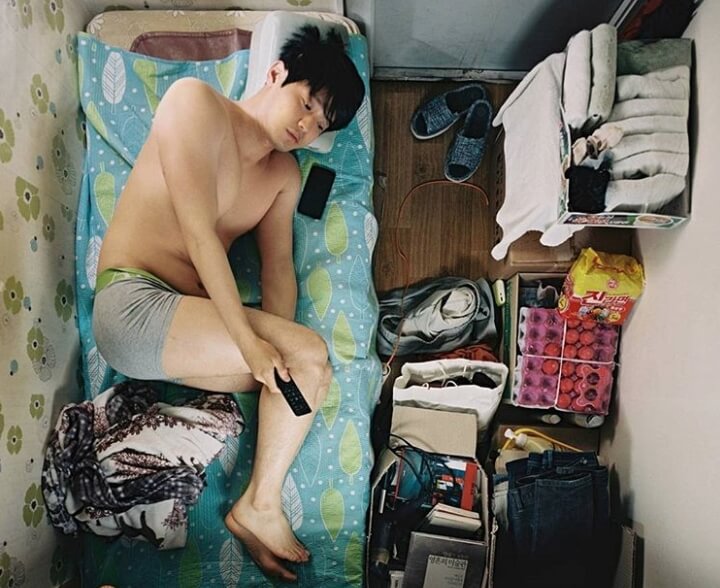 Fotograf prikazuje oštru stvarnost življenja u sobama od 6 kvadrata u Južnoj Koreji