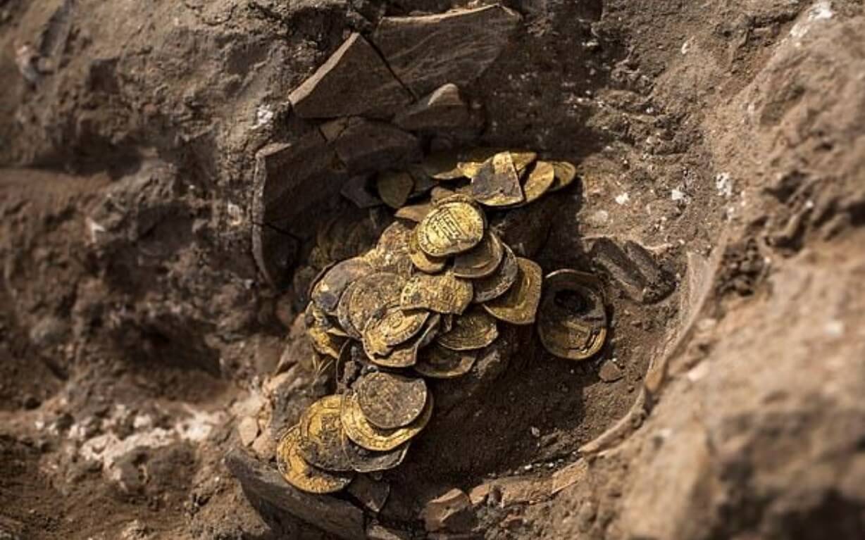 Tinejdžer našao ćup zlata star 1.000 godina!
