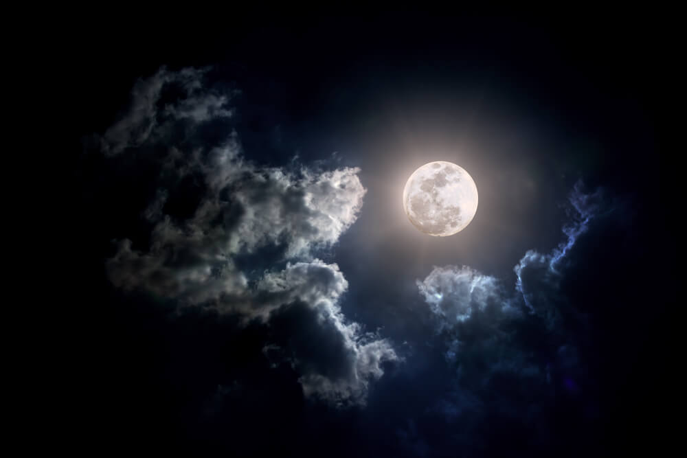 Večeras je najemotivniji pun Mesec – sve od čega smo bežali iz prošlosti izlazi na površinu