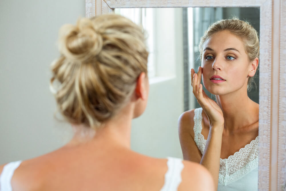 5 svakodnevnih navika koje štete koži vašeg lica