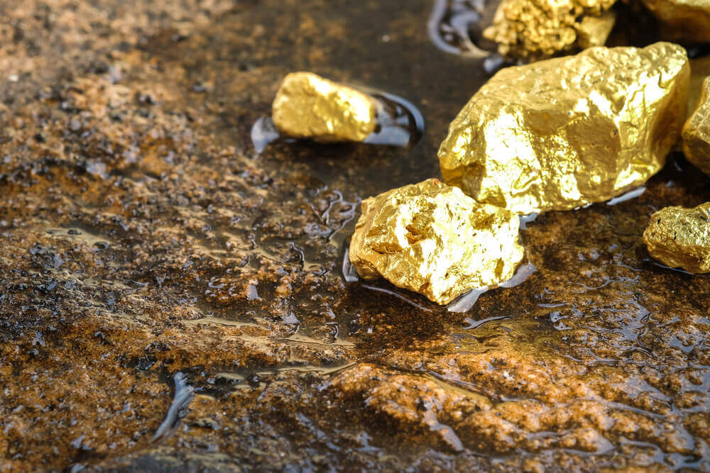 More izbacuje zlato: Ribari su plakali od sreće kad su videli zlatno prstenje i čitave grumene zlata
