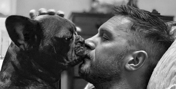 Ove preslatke fotografije Toma Hardija i njegovog psa ulepšaće vam dan