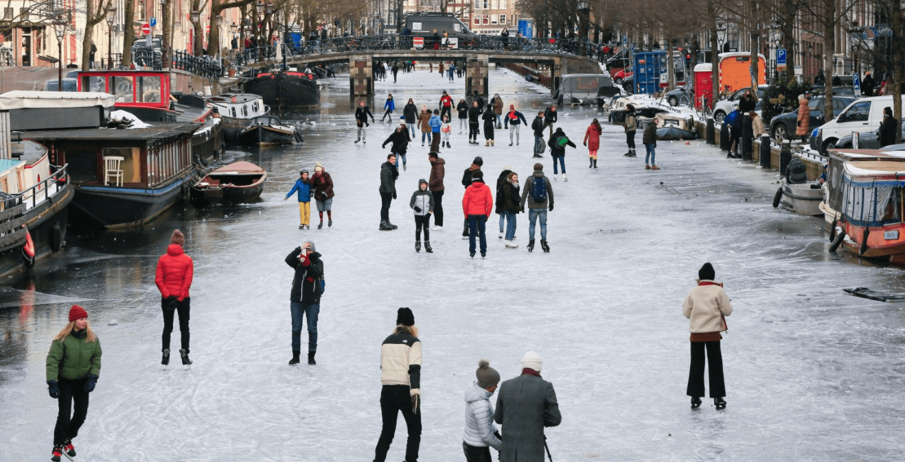 Klizanje na zaleđenim kanalima Amsterdama – Holanđani dočekali pravu zimu