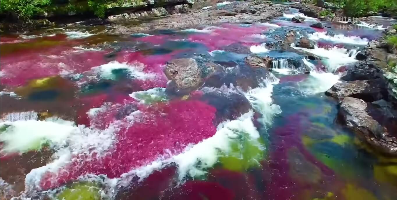Najlepša reka na svetu ima sve dugine boje