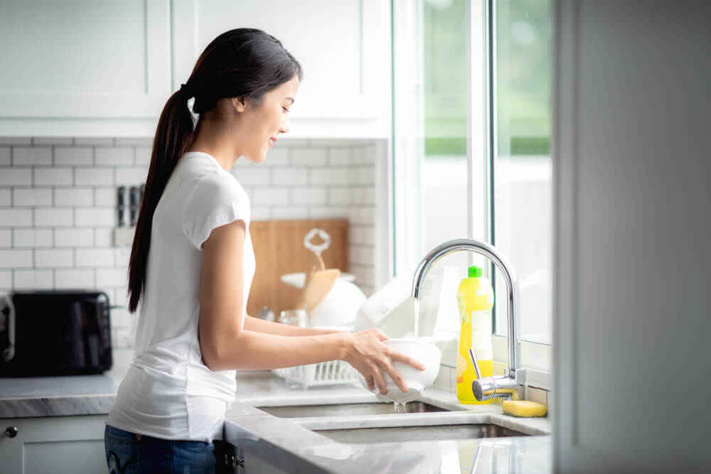 Za zaštitu ruku – uz jednostavan trik zaštitite ruke dok perete sudove