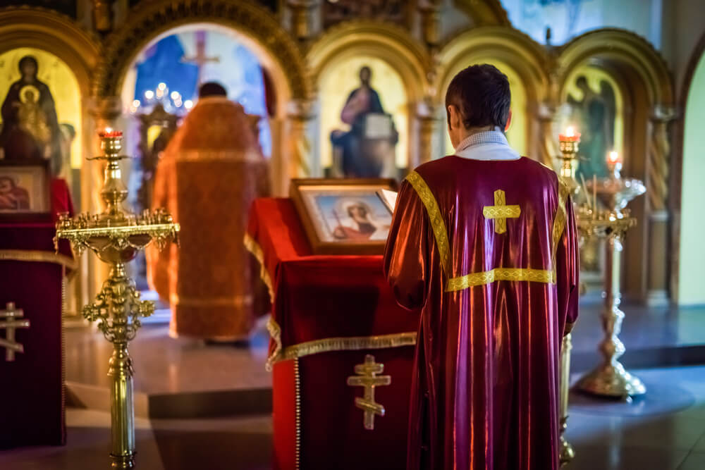 Šta kaže srpska tradicija – koja je razlika između sveštenika i „popa“?