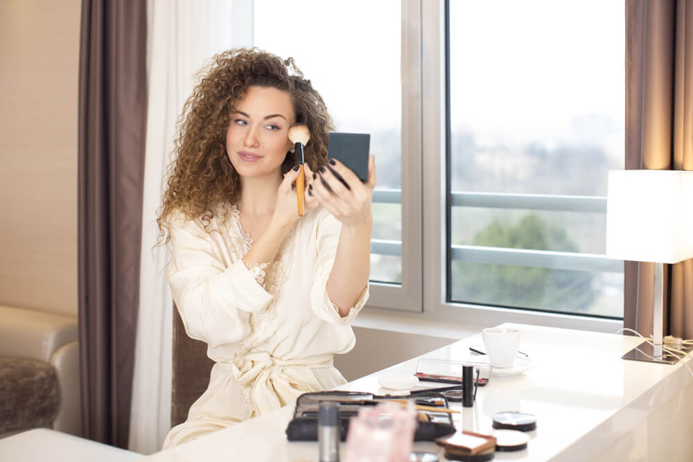 Evo šta su nova istraživanja pokazala – koliko se dnevno žene šminkaju?