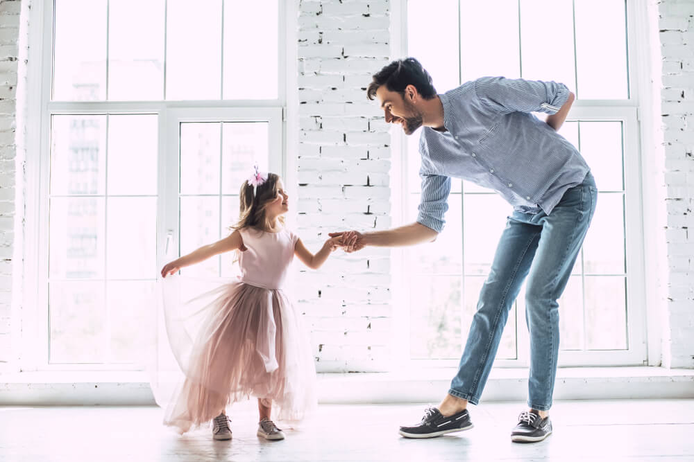Da li su očevi generalno nežniji i pažljiviji sa ćerkama nego sa sinovima?