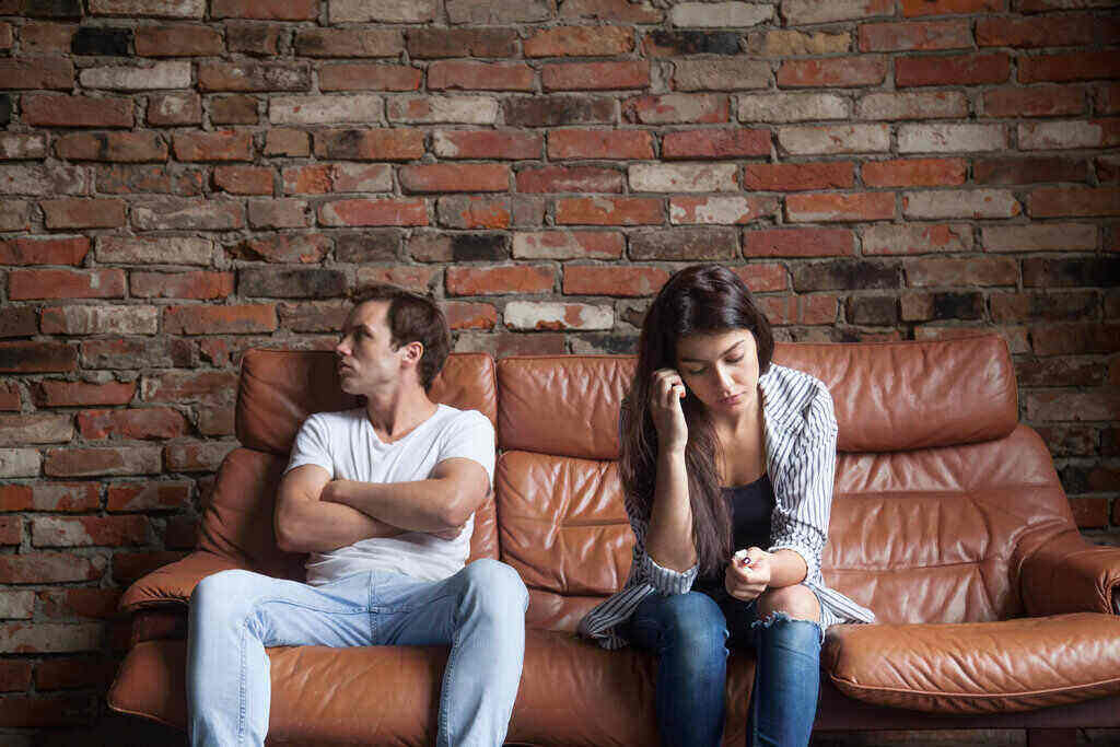 Obratite pažnju – 5 neočekivanih navika koje lagano vode u propast veze