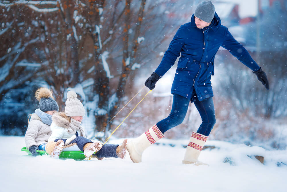 Nešto malo drugačije – 5 ideja kako da se igrate sa decom na snegu