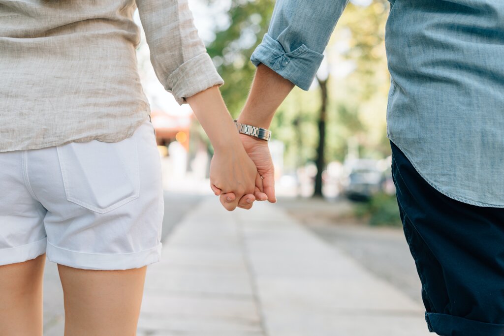 Nove studije – držanje za ruke sa partnerom ima značajan uticaj na nas