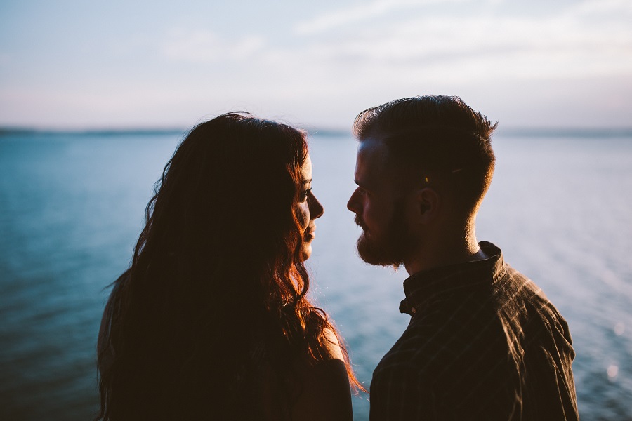 Nepopravljivi romantici – znakovi koji su u stanju da se zaljubljuju ceo život
