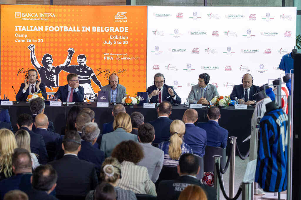 Banca Intesa i Generali Osiguranje Srbija i ove godine podržali Italijanski fudbalski kamp za decu