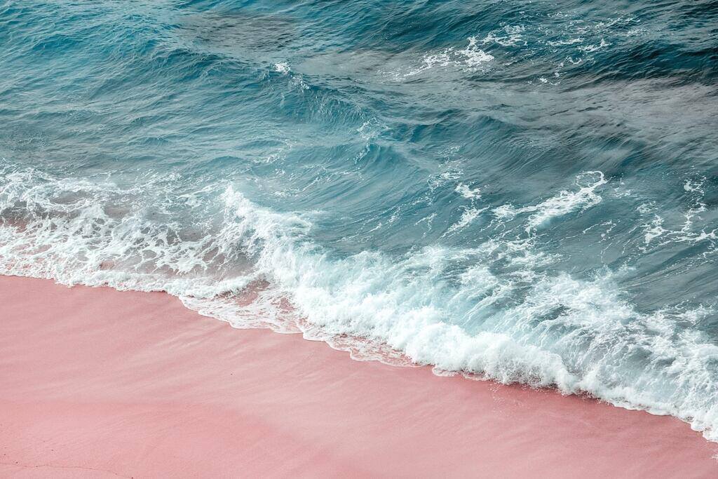 Privlači hiljade turista – evo gde se nalazi najlepša ružičasta plaža