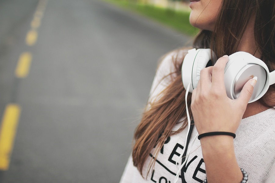 Da li slušanje muzike preko slušalica može oštetiti sluh?